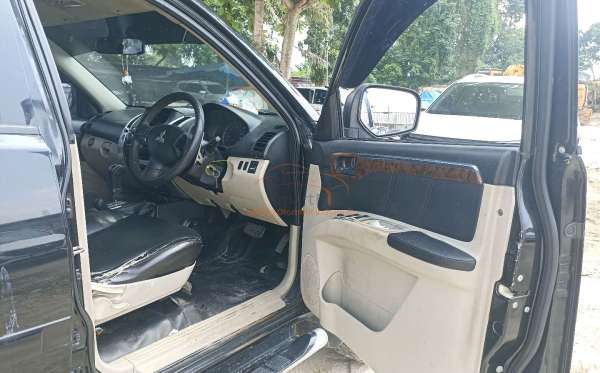 MITSUBISHI PAJERO SPORT 2.5 D EXCEED (4X4)