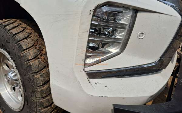 MITSUBISHI PAJERO SPORT DAKAR