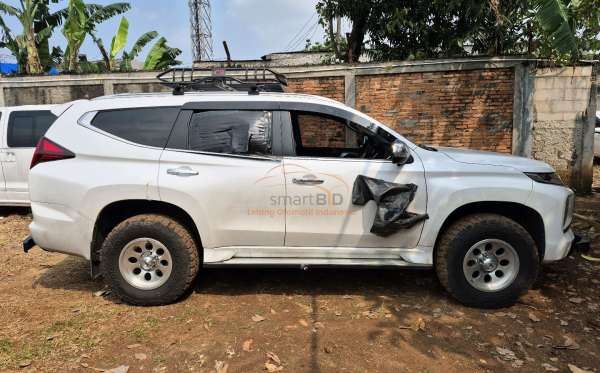 MITSUBISHI PAJERO SPORT DAKAR