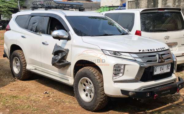 MITSUBISHI PAJERO SPORT DAKAR