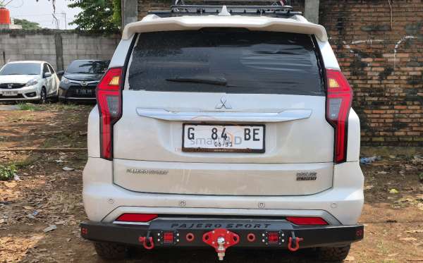 MITSUBISHI PAJERO SPORT DAKAR