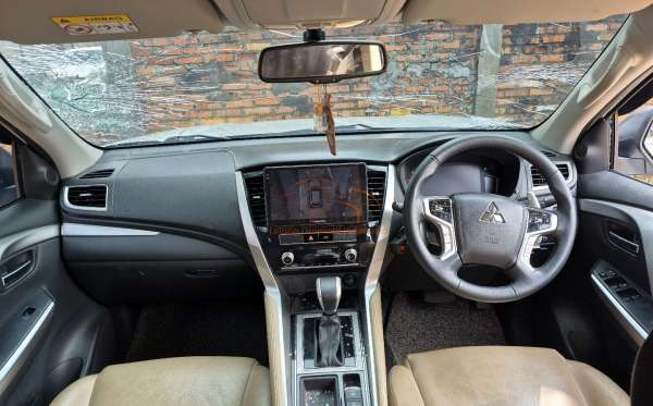 MITSUBISHI PAJERO SPORT DAKAR