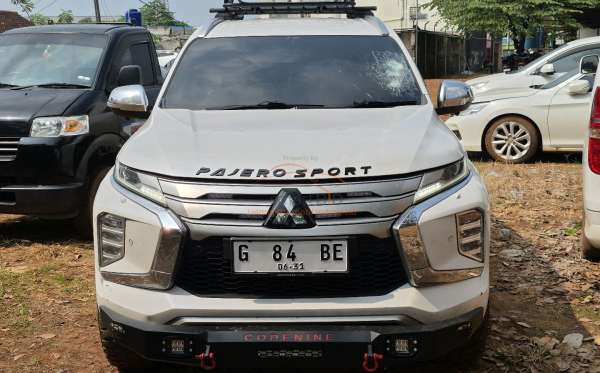 MITSUBISHI PAJERO SPORT DAKAR