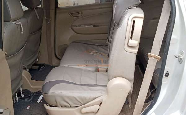 SUZUKI ERTIGA