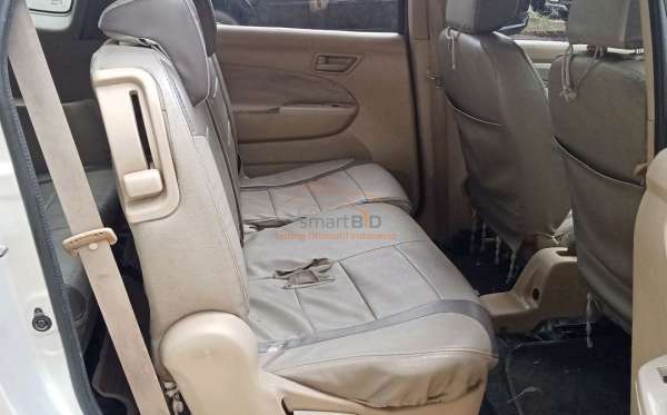 SUZUKI ERTIGA