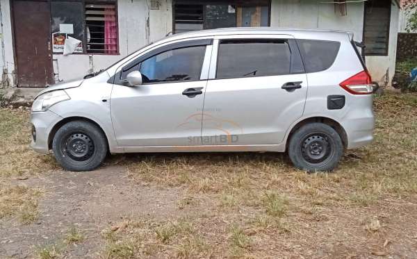 SUZUKI ERTIGA