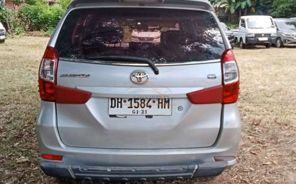 TOYOTA AVANZA 1.3 E