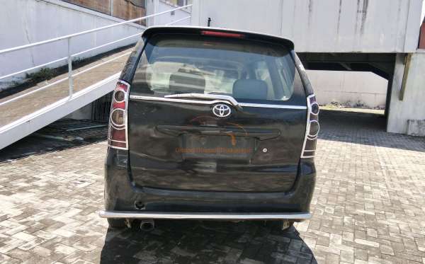 TOYOTA AVANZA