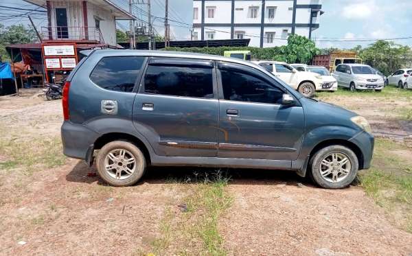 DAIHATSU  XENIA