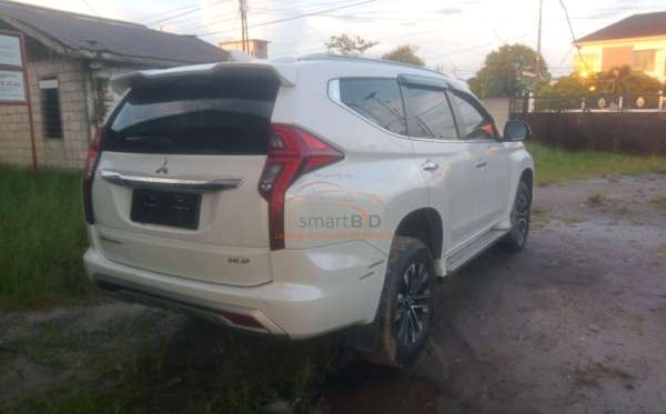 MITSUBISHI PAJERO SPORT DAKAR 2.4 (4x2) AT