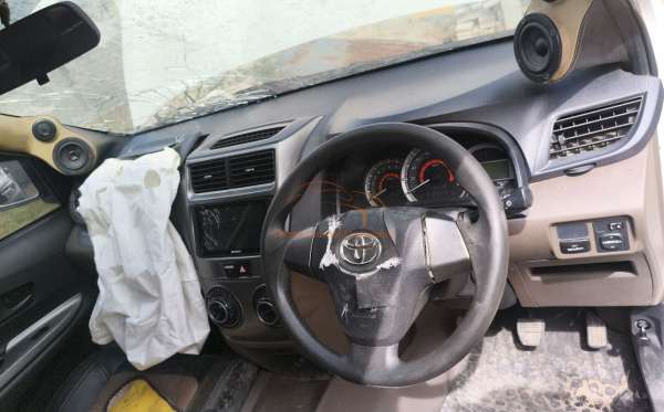 TOYOTA  AVANZA