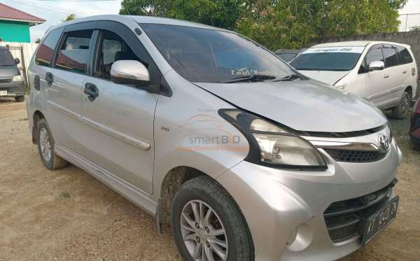 TOYOTA AVANZA VELOZ