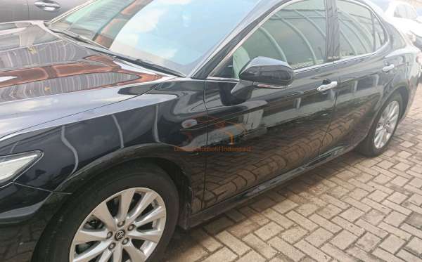 TOYOTA CAMRY V