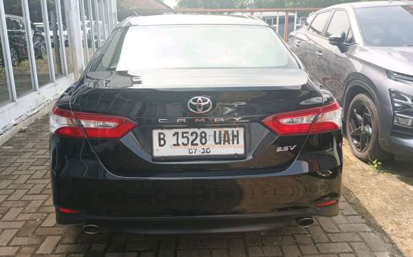 TOYOTA CAMRY V