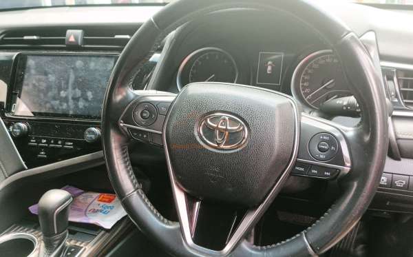 TOYOTA CAMRY V