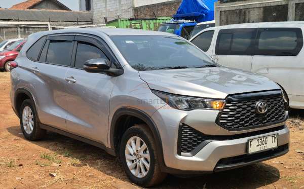 TOYOTA INNOVA ZENIX G