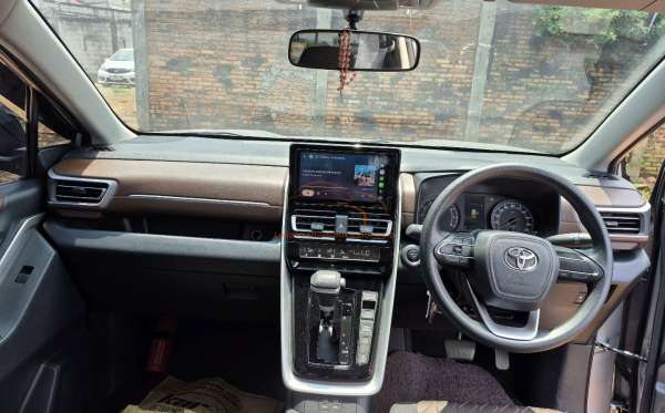 TOYOTA INNOVA ZENIX G