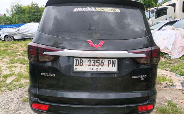 WULING CONFERO
