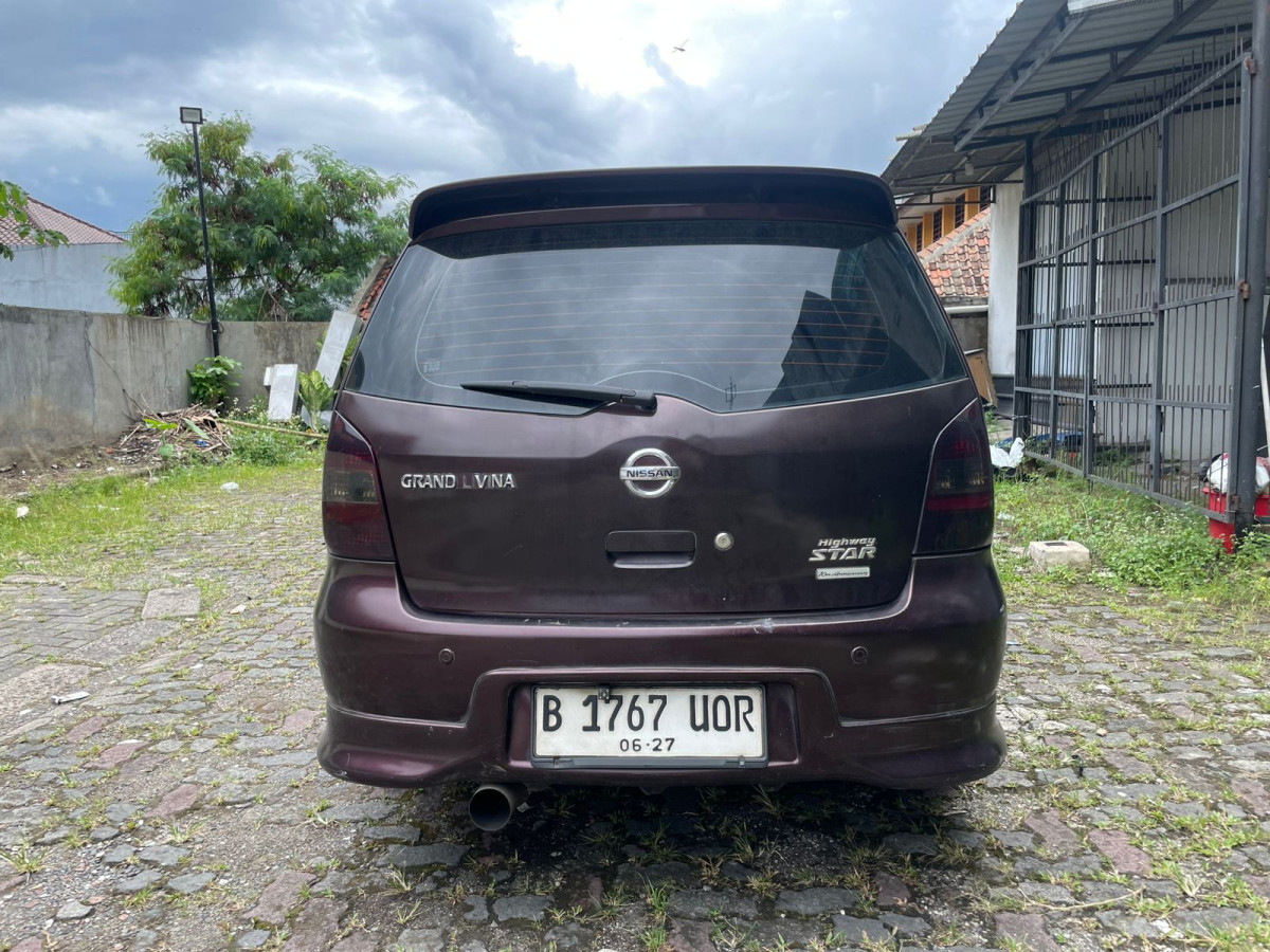 NISSAN  LIVINA GRAND  XV