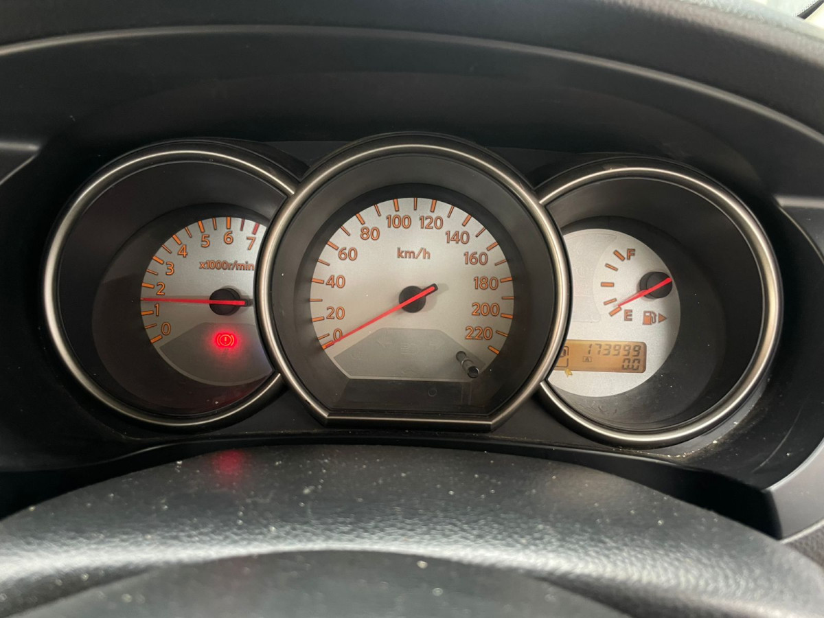 NISSAN  LIVINA GRAND  XV