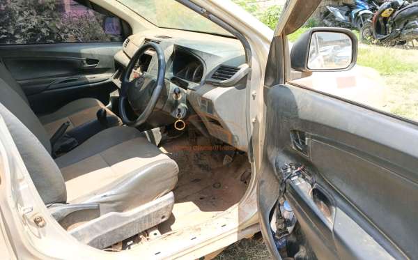 DAIHATSU  XENIA