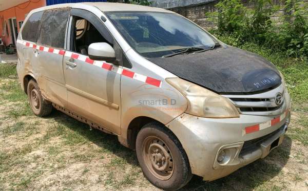 DAIHATSU  XENIA
