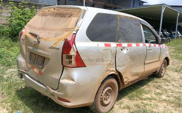 DAIHATSU  XENIA