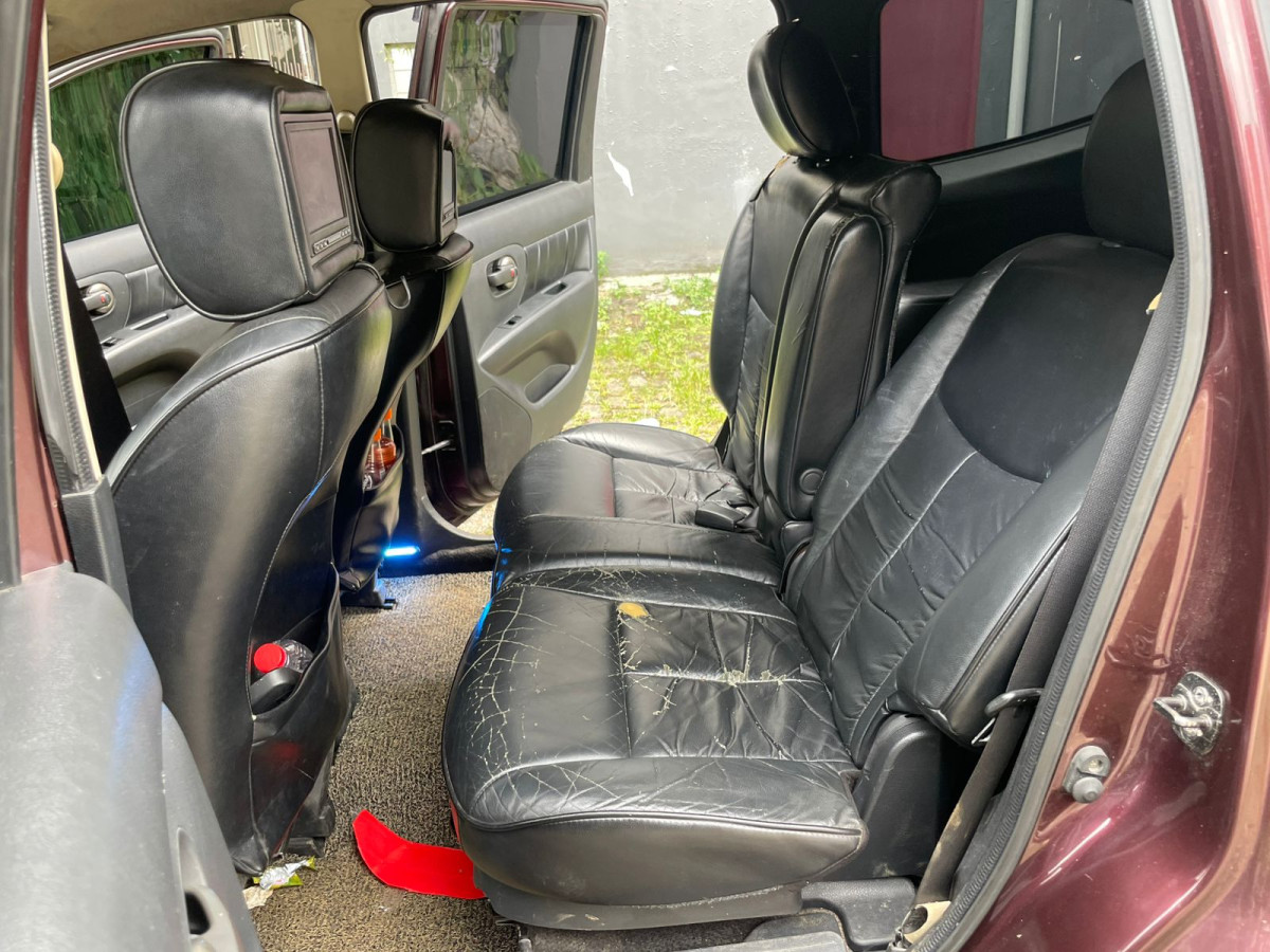 NISSAN  LIVINA GRAND  XV