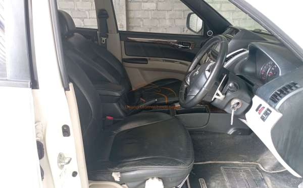 MITSUBISHI PAJERO SPORT 2.5 HP (4X2) A/T