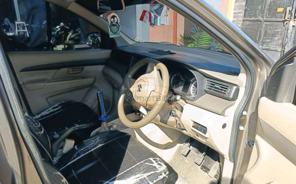 SUZUKI  ERTIGA
