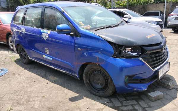 TOYOTA AVANZA