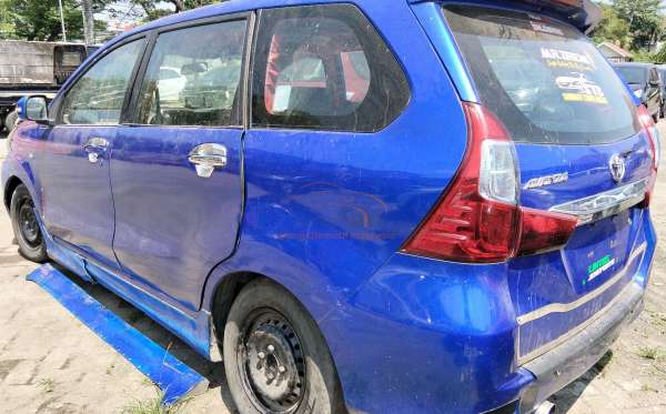TOYOTA AVANZA