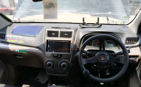 TOYOTA AVANZA