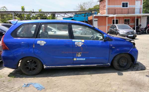 TOYOTA AVANZA