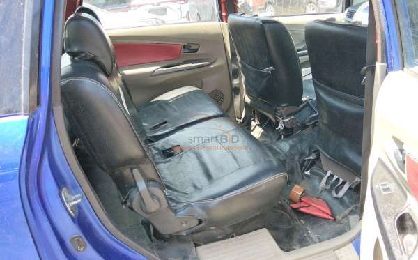 TOYOTA AVANZA