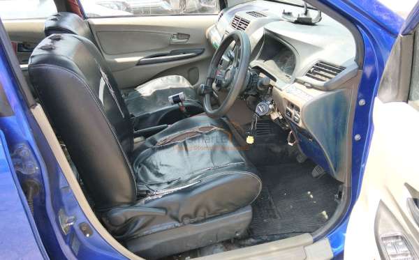 TOYOTA AVANZA