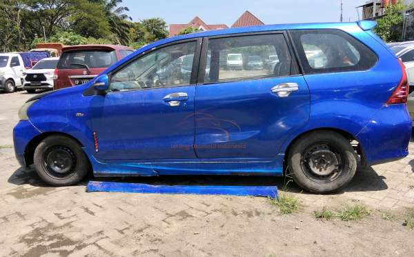 TOYOTA AVANZA