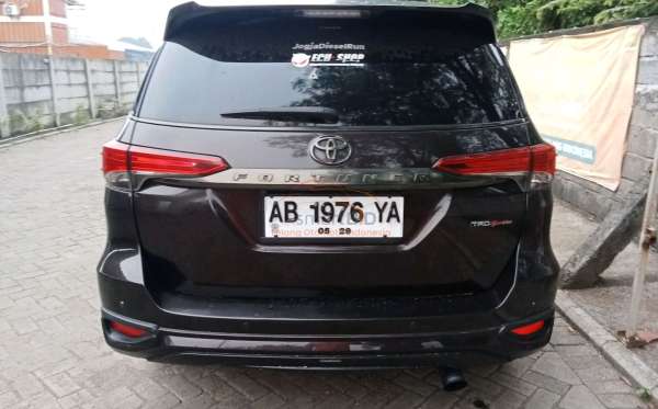 TOYOTA  FORTUNER  2.4 VRZ