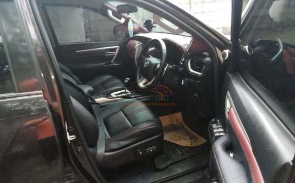 TOYOTA  FORTUNER  2.4 VRZ