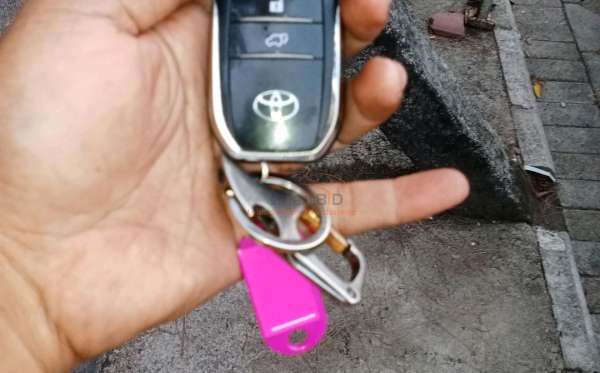 TOYOTA  FORTUNER  2.4 VRZ