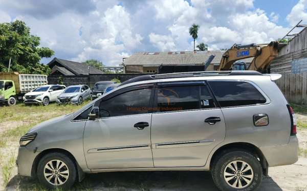 TOYOTA KIJANG INNOVA E