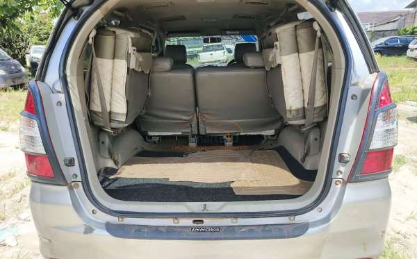 TOYOTA KIJANG INNOVA E