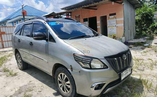 TOYOTA KIJANG INNOVA E