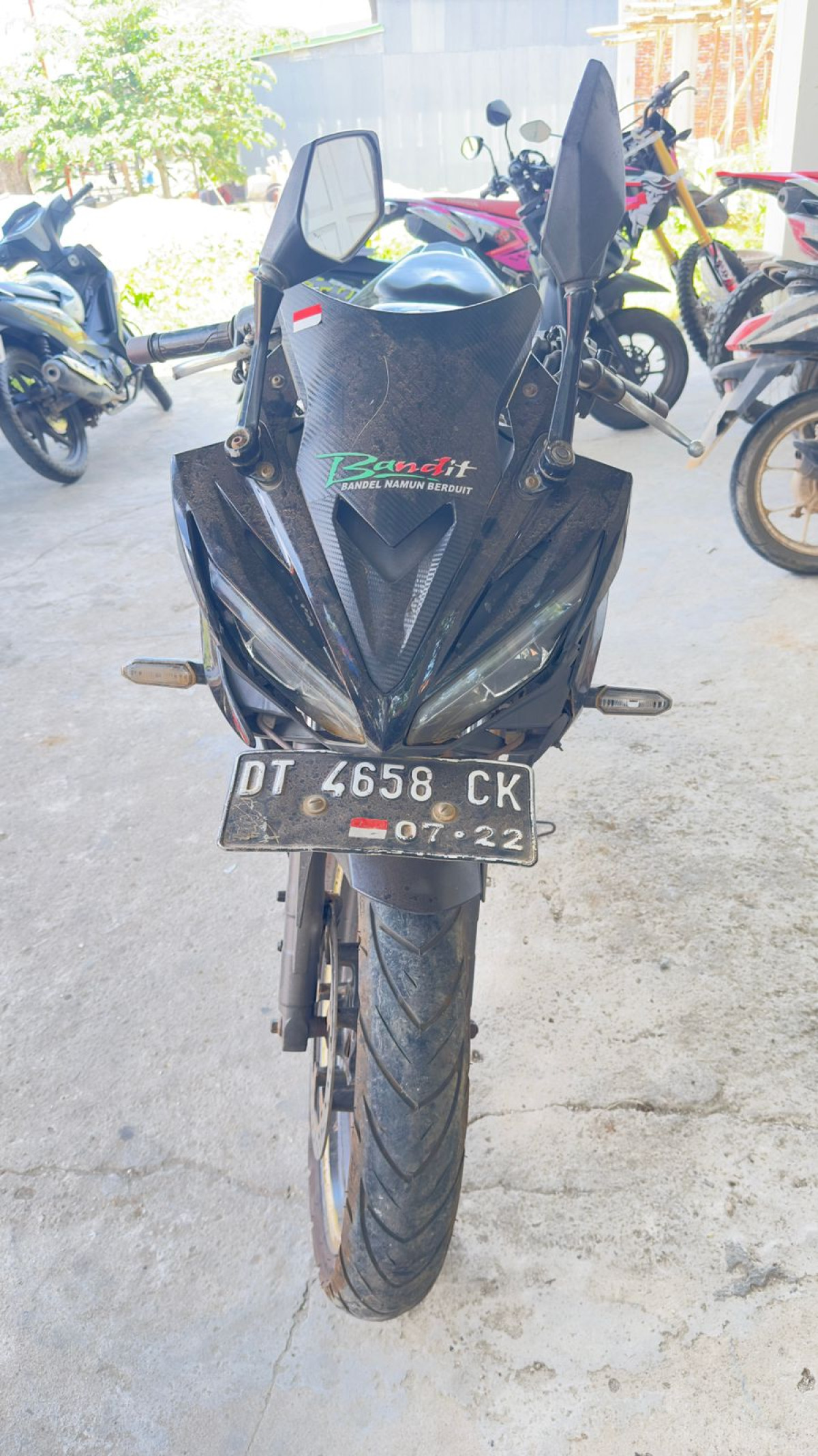 HONDA CBR 150 R