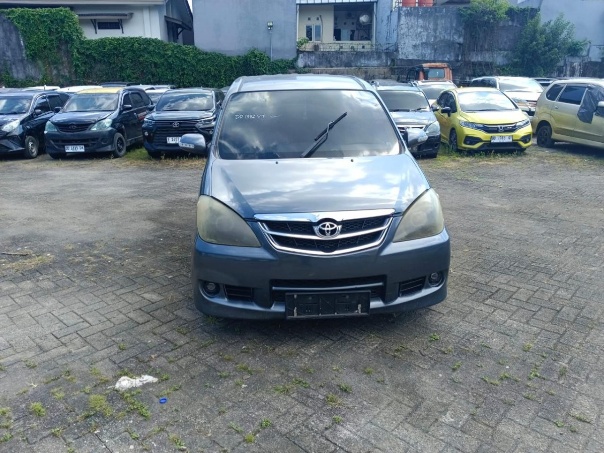 TOYOTA AVANZA
