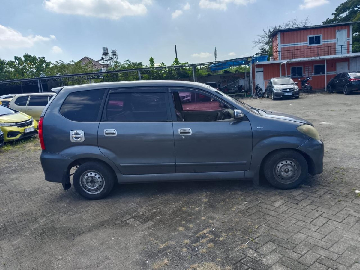TOYOTA AVANZA