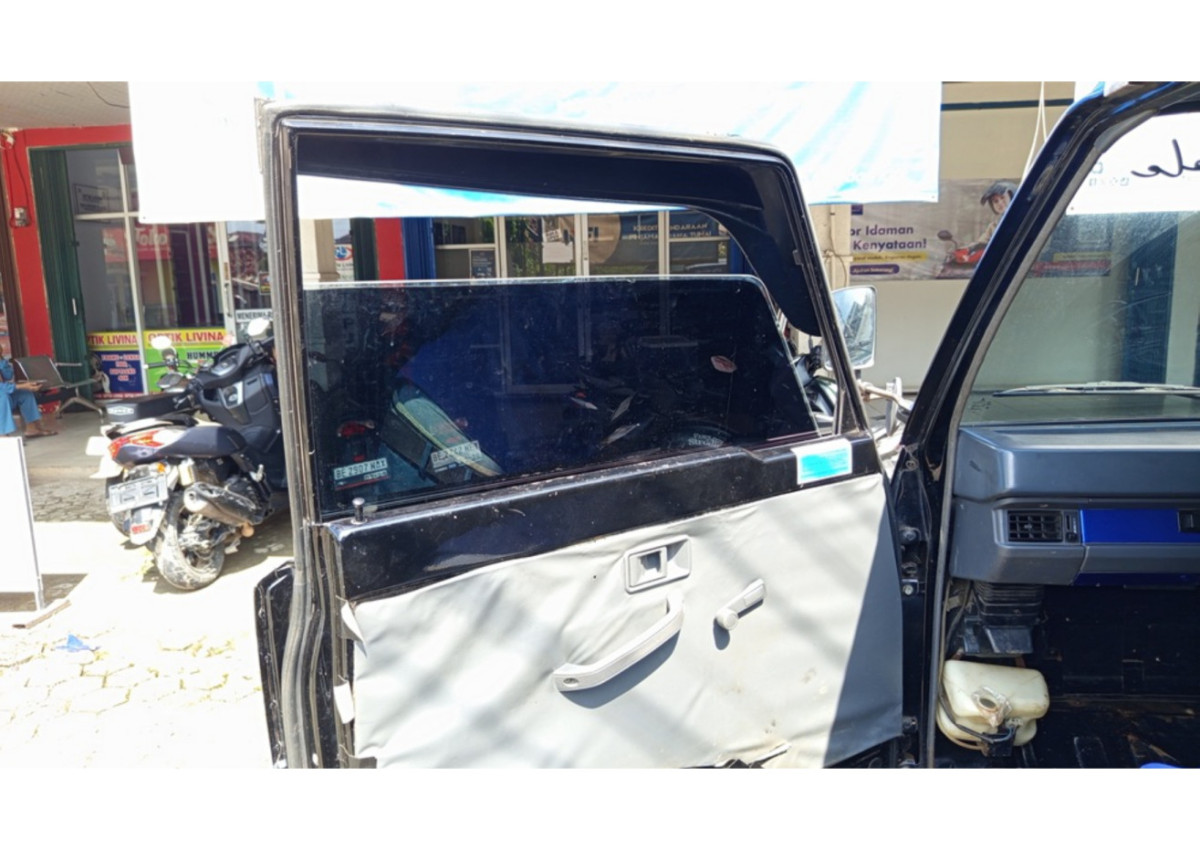 MITSUBISHI L 300 L300 PU FB-R (4X2)