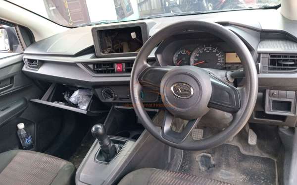 DAIHATSU AYLA 1.0 X