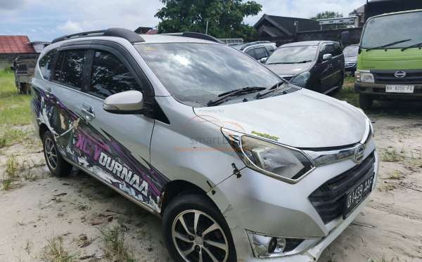 DAIHATSU SIGRA R