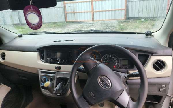 DAIHATSU SIGRA R